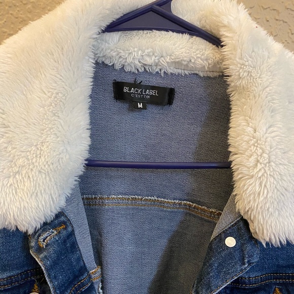 Jean jacket - Picture 2 of 3